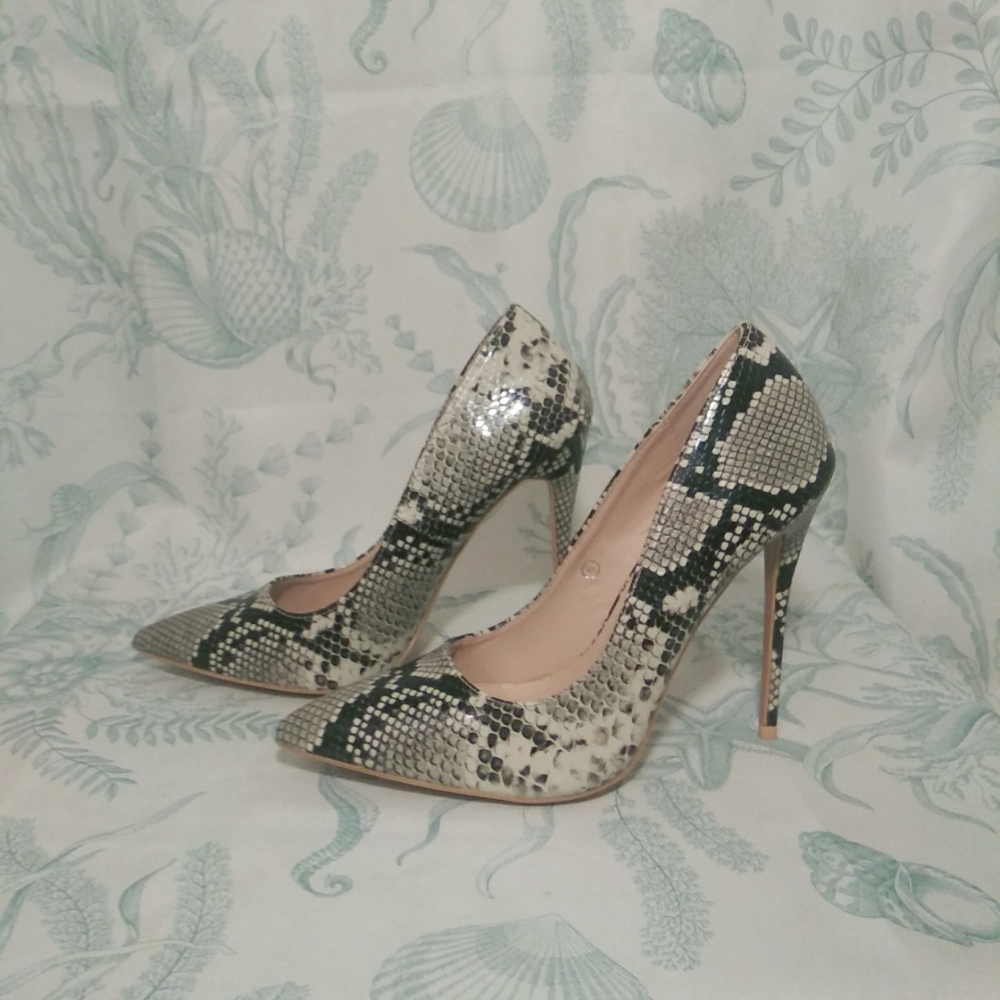 🕷️PrettyLitteThing🕷️